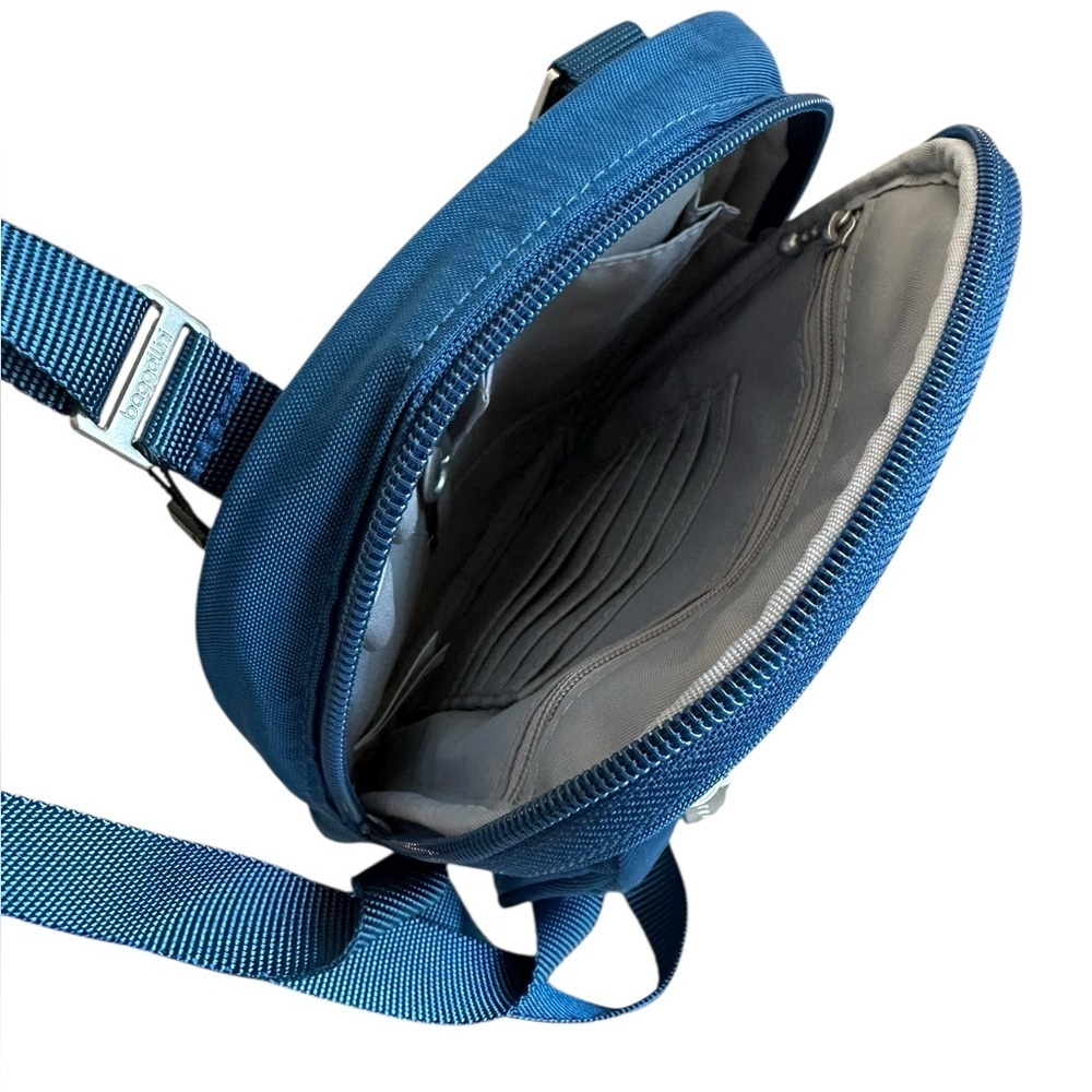 Baggallini Journey Crossbody Bag RFID - Picture 7 of 10